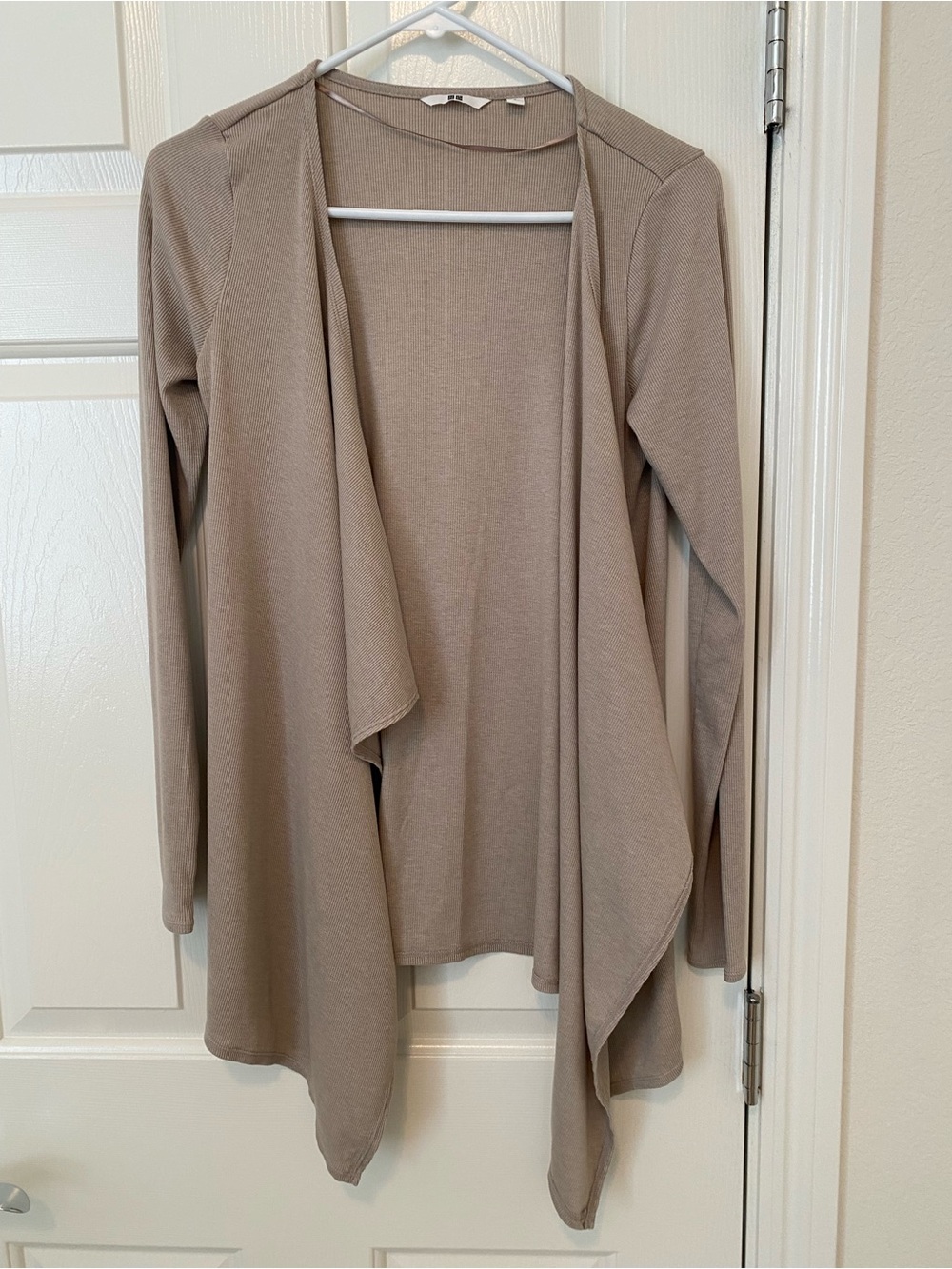 Uniqlo Light Taupe Women's Open Front Cardigan. Size M.